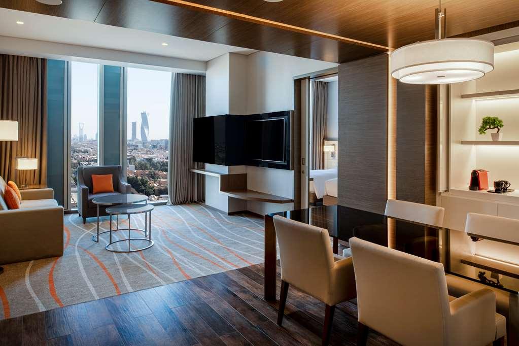 Doubletree Suites By Hilton - Riyadh Financial District Room photo